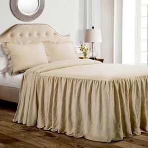 New in bag LUSH Shabby Chic Ruffle to floor King Comforter set Natural color